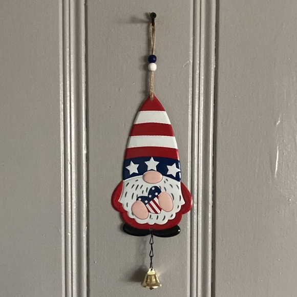 NWT Metal- Stars & Stripes Patriotic Gnome Hanging Bell Decoration - Picture 9 of 13
